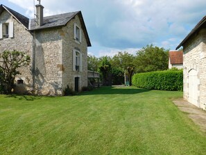 Exterior - Gîte "Gîte Floirac" with Private Terrace, Garden, and Wi-Fi (Floirac)