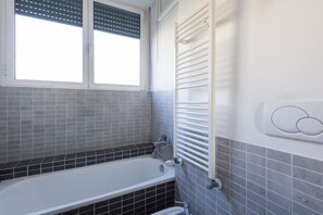 Shower, bidet, shampoo - Auditorium Enchanting Apartment (Roma)