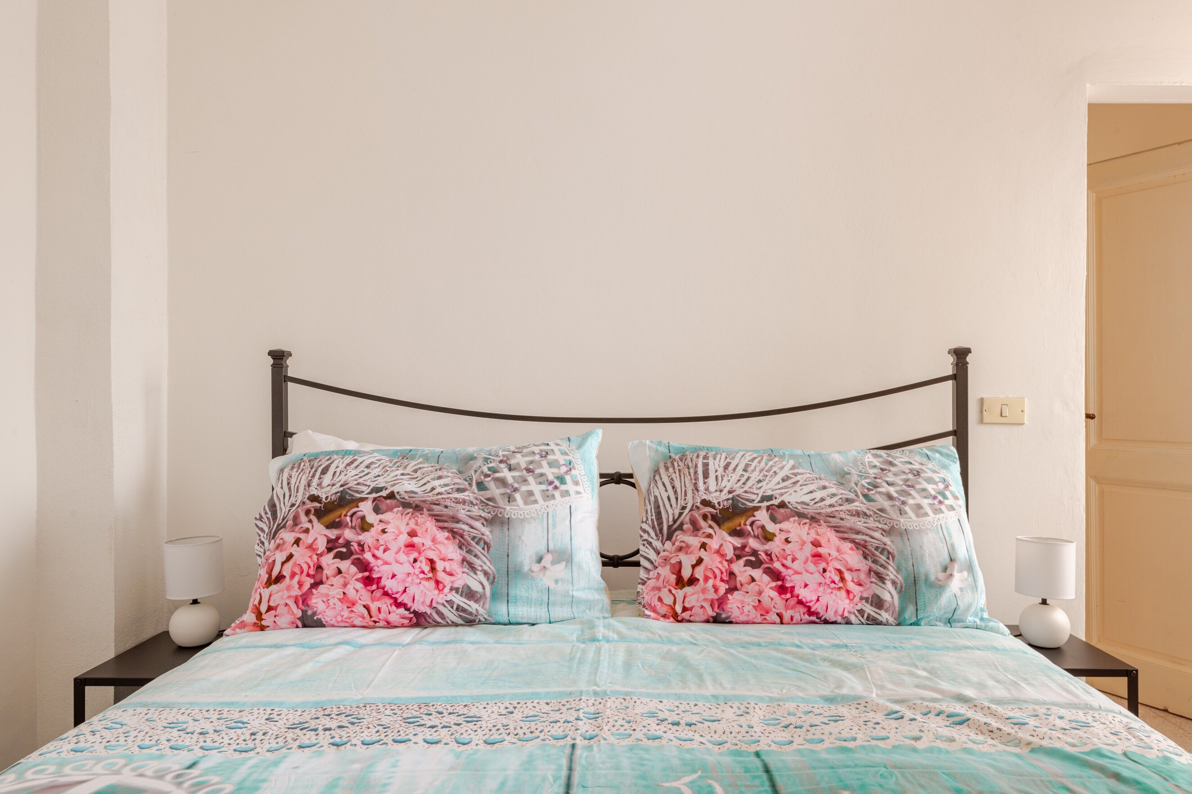 Bügeleisen/Bügelbrett, WLAN, Bettwäsche