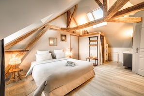 15 bedrooms, iron/ironing board, travel crib, free WiFi