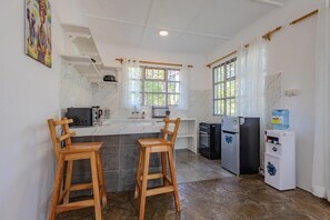 Private kitchen - AUREGI VILLAS (Diani Beach)