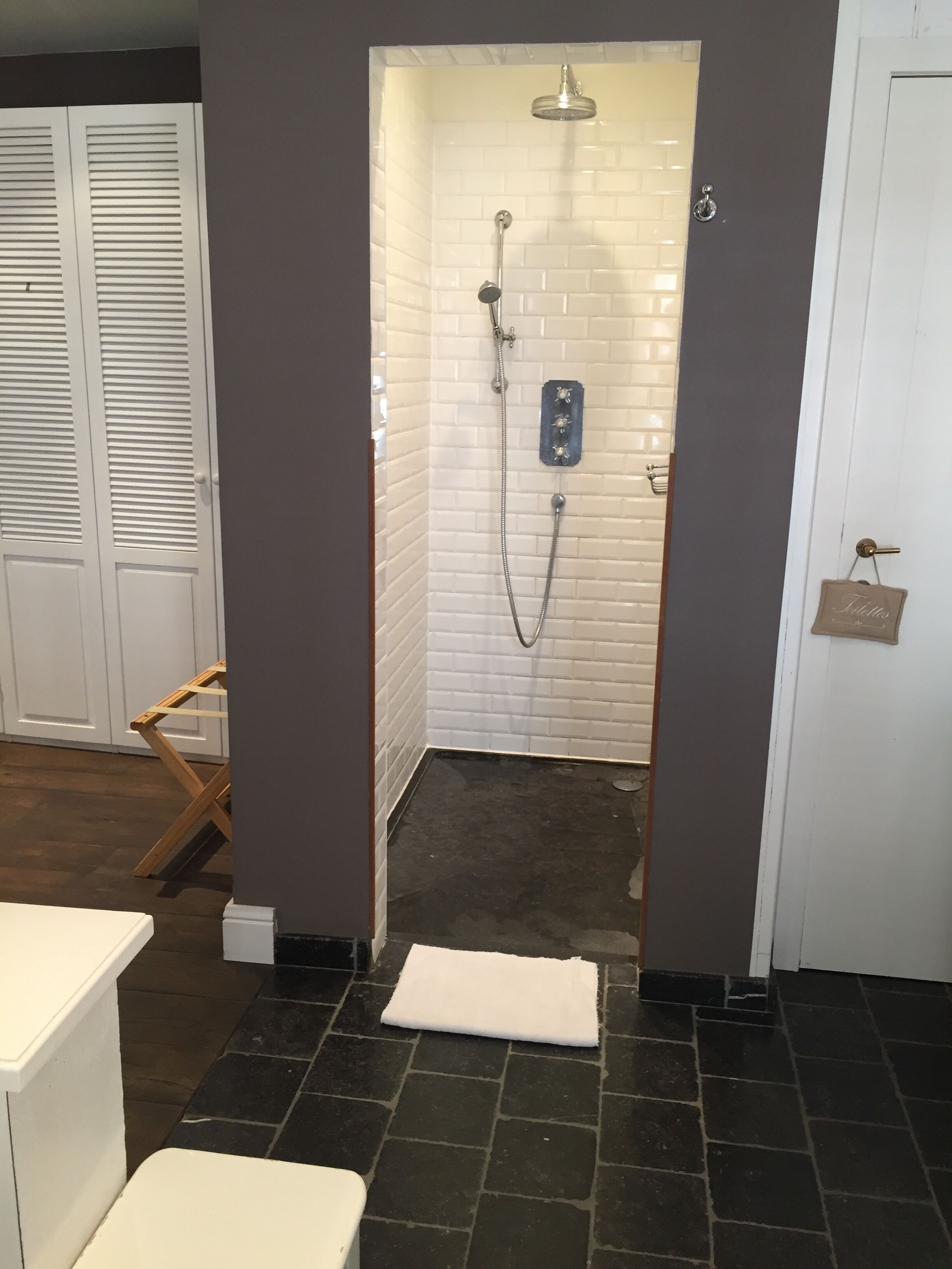 Deluxe Double Room, 1 King Bed, Non Smoking, City View | In-room safe, desk, blackout drapes, iron/ironing board