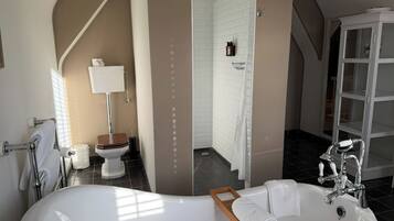 Deluxe-Suite, Klimaanlage, Stadtblick | Badezimmer