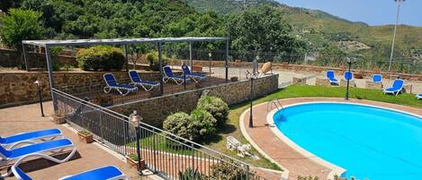 Seasonal outdoor pool