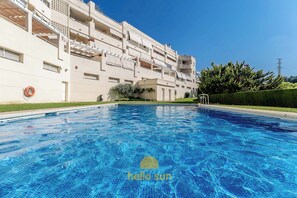 Outdoor pool - 27 – Cozy Apartment with Spacious Terrace & Views in Fuengirola! (Fuengirola)
