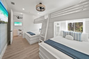 4 Schlafzimmer, Reisekinderbett, kostenloses WLAN, Bettwäsche