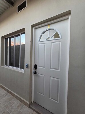 Exterior detail - Serene 1-bedroom with two queen bed lodge with AC in charming Nahuizalco (Nahuizalco)