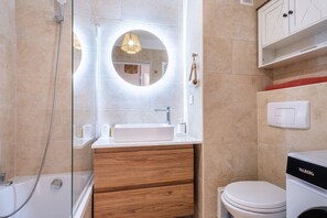 Shower, hair dryer - Apartment 'Pause Ensoleillée' in Boulouris sur Mer (Saint-Raphaël)