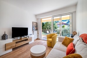 Unclassified image, 2 of 22, button - Sunny Break Apartment in Boulouris sur Mer (Saint-Raphaël)