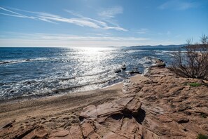 Unclassified image, 4 of 22, button - Apartment 'Pause Ensoleillée' in Boulouris sur Mer (Saint-Raphaël)