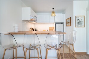 Dining - Sunny Retreat – Cozy Hideaway Steps from the Sea (Saint-Raphaël)