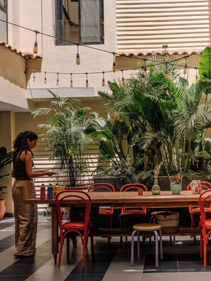 Outdoor dining - Boutique Nest Luxury 1BR Serviced Apartment (Cairo Governorate)