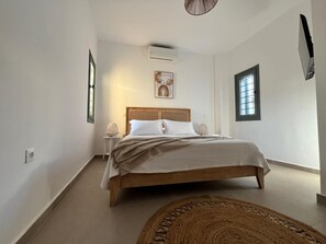 2 chambres, fer et planche à repasser, Wi-Fi, draps fournis