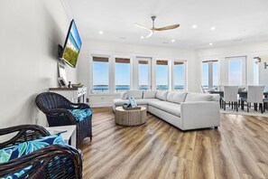 Smart TV - 🌞🌴Sound Views | Golf Cart | Community Pool | An Island in the Sun🌞🌴 (Navarre)