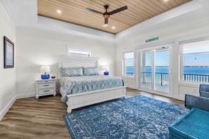 Iron/ironing board, free WiFi, bed sheets - 🌞🌴Sound Views | Golf Cart | Community Pool | An Island in the Sun🌞🌴 (Navarre)