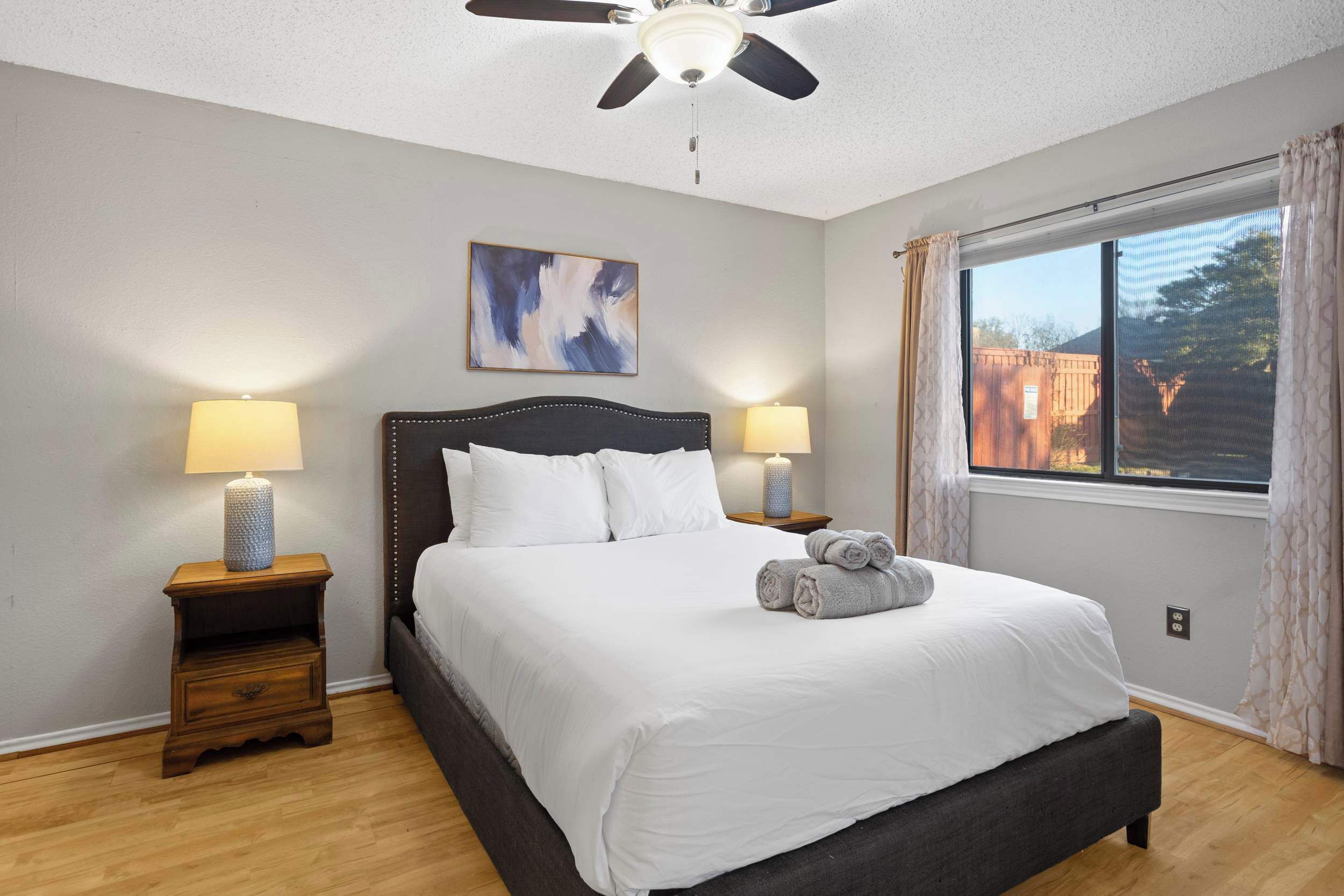 5 bedrooms, desk, iron/ironing board, WiFi