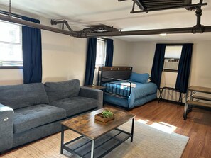 1 chambre, bureau, fer et planche à repasser, Wi-Fi gratuit