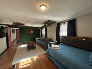 1 chambre, bureau, fer et planche à repasser, Wi-Fi gratuit