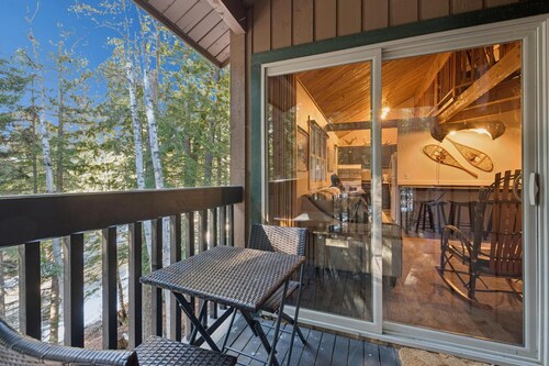Ptarmigan Condo w/ Loft and Fireplace