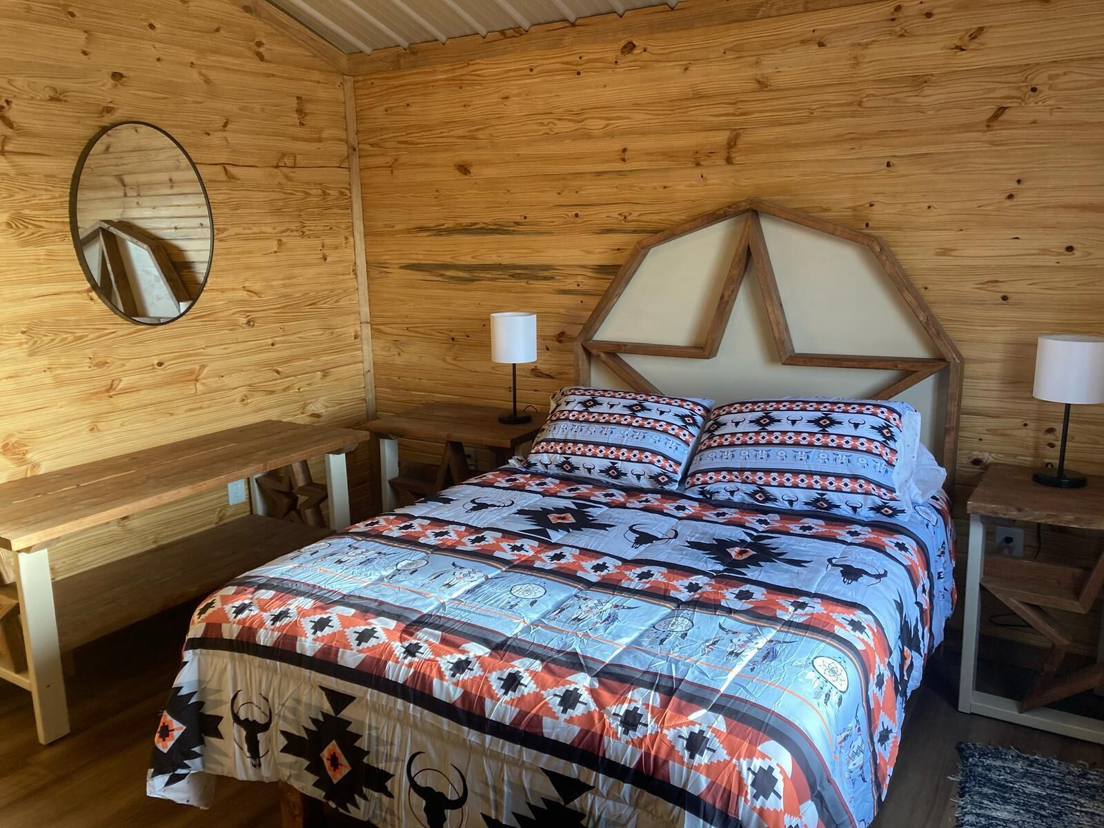 Iron/ironing board, internet, bed sheets