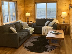 Living area - Lone Star Cabin (Dalhart)