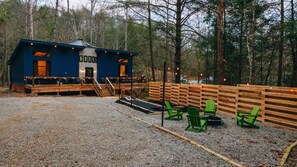 Property grounds - NEW KY Derby Silo | Yard Games | Hot Tub | 3 Kings (Beattyville)