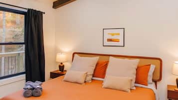 Desk, iron/ironing board, travel crib, WiFi