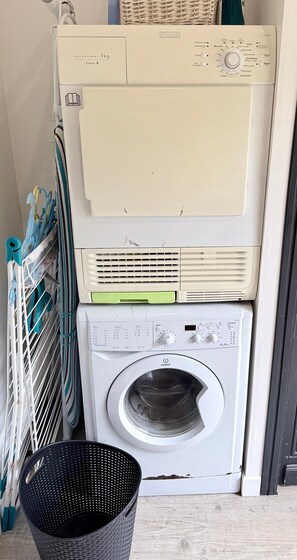 Interior - Tropical Escape in Dordogne (Le Fleix)