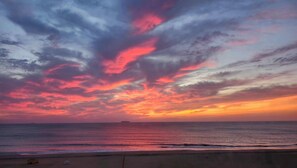 On the beach, sun-loungers, beach towels - Beachfront oasis right on the boardwalk! 2Bed 2Bathroom (Virginia Beach)