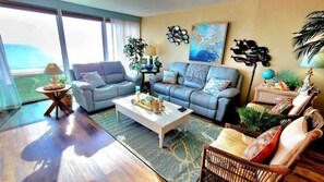Smart TV - Beachfront oasis right on the boardwalk! 2Bed 2Bathroom (Virginia Beach)