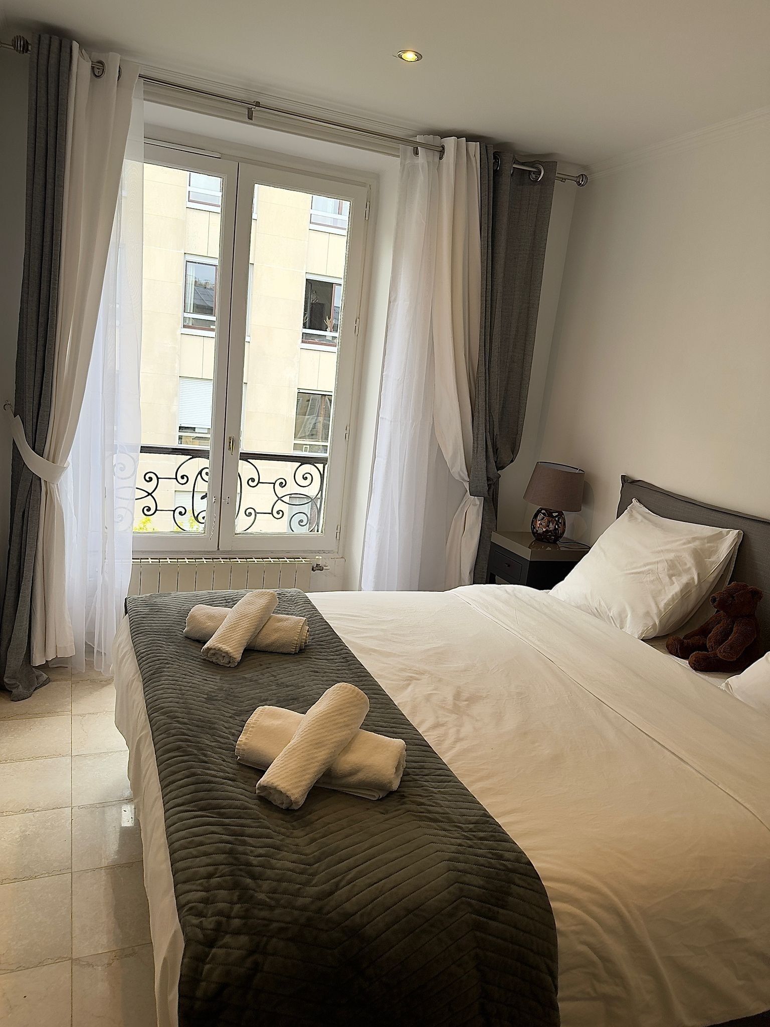 1 habitación, tabla de planchar con plancha, wifi y ropa de cama 