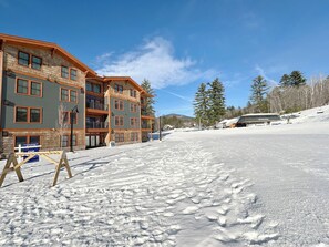 Exterior - Tangerine at Cranmore Mountain, Ski-in/ski-out at the base of Cranmore (Conway)