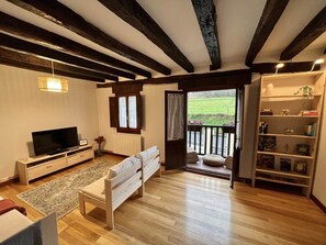 TV, fireplace, stereo - Eskinakoetxe (Errigoiti)