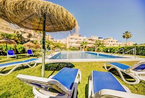 Outdoor pool - 75 – Stunning Apartment with Views and Pool in Elviria, Marbella! (Marbella)
