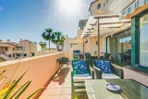 Outdoor dining - 75 – Stunning Apartment with Views and Pool in Elviria, Marbella! (Marbella)