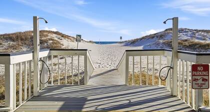 NEW LISTING!! Regatta Condos 304C - Beachfront Resort w/Pool