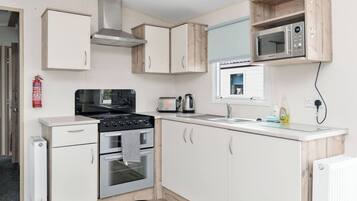 House, 3 Bedrooms, Accessible, Smoking | Interior