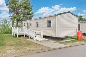 House, 3 Bedrooms, Accessible, Smoking | Exterior - Family Caravan - Sleeps 8 - Walk to the (Prestonpans)