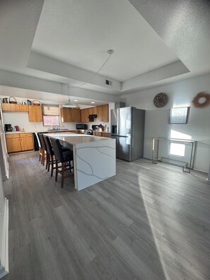 Private kitchen - 3-Bedroom Townhome - Barelas Charmer (Albuquerque)