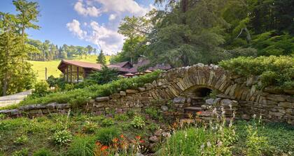 3BR Chalet with Ski Views | Access to Pools & More