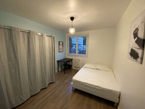 WiFi, bed sheets - Apartment “Grand De 8 Guests” with Wi-Fi (Marseille)