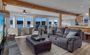 Televisión y chimenea 