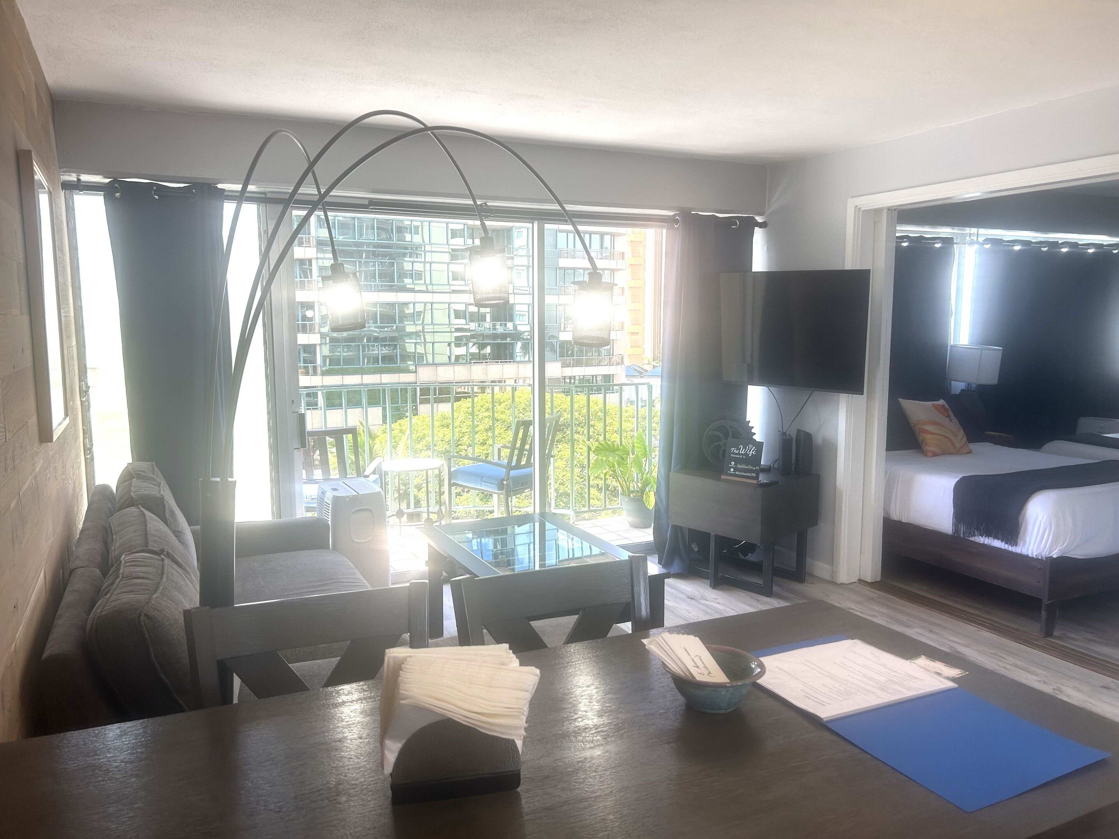 Iron/ironing board, internet, bed sheets