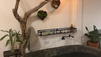 Standard House, Non Smoking, Lake View | Interior