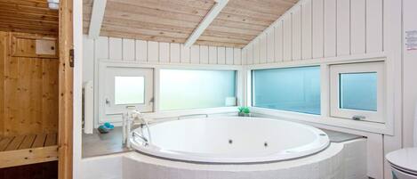 House | Spa treatment