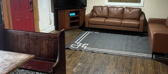 Perfect 2-bedroom condo with AC in fabulous Downtown San Marcos