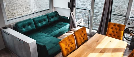 Mobile Home | Living room