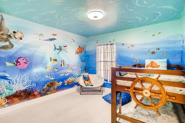 5 bedrooms, WiFi, bed sheets, wheelchair access