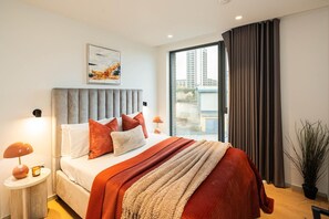 Iron/ironing board, free WiFi, bed sheets