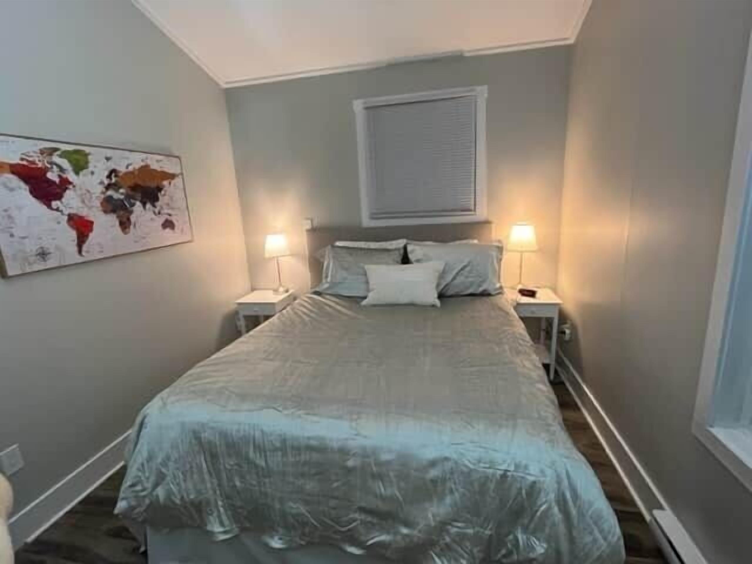 Super comfortable Queen bed 